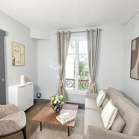 Stunning Apartment Near Eiffel Tower Paris Exterior photo