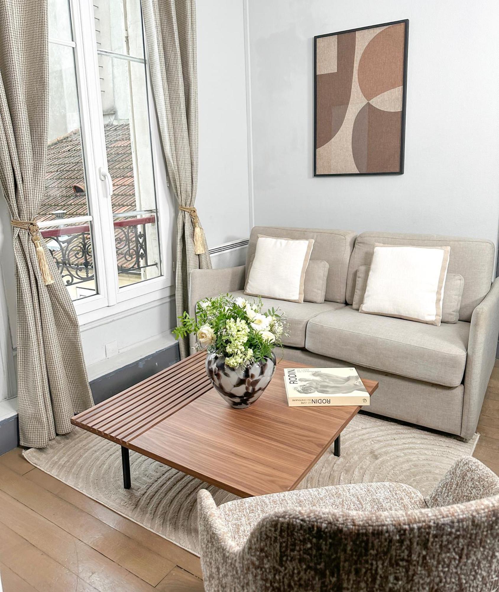 Stunning Apartment Near Eiffel Tower Paris Exterior photo